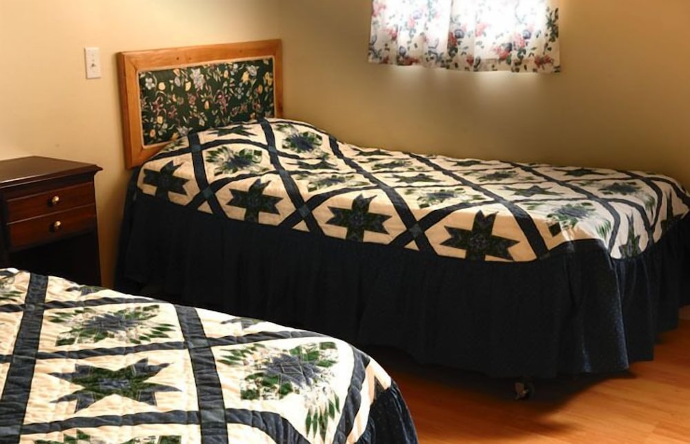 Crown Cove Cottages