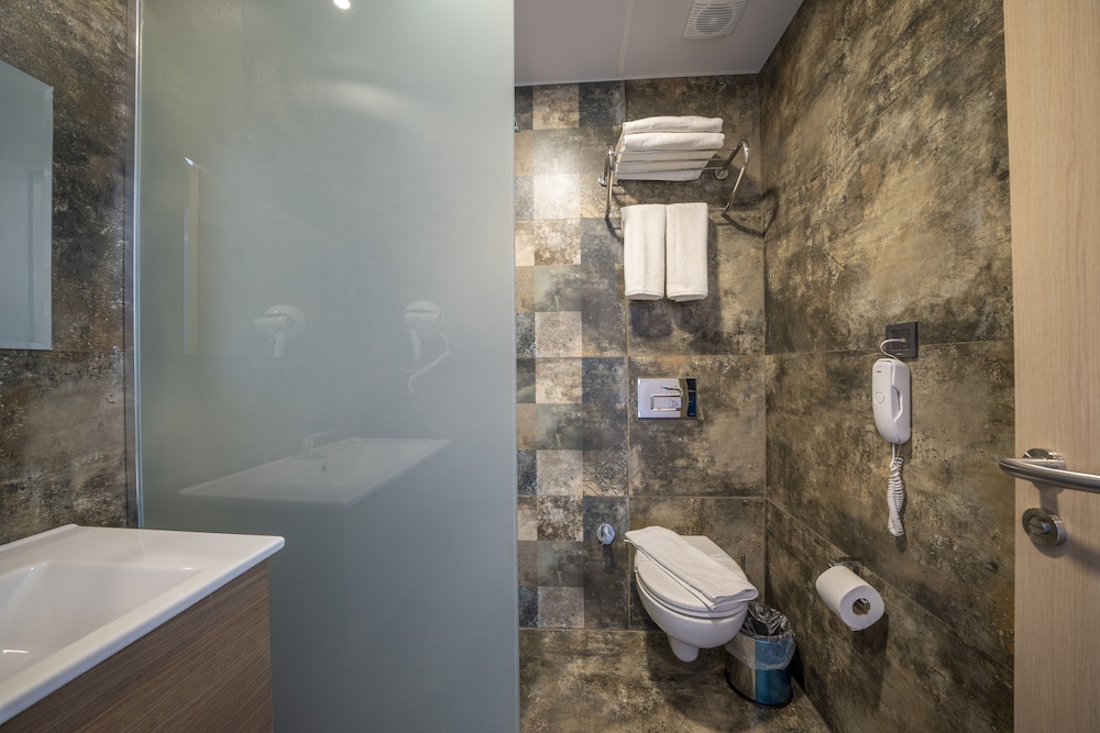 Olive Tree Hotel - Image 6