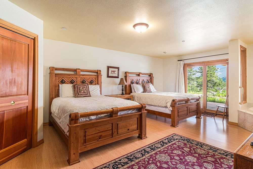 H7 at Hope Mountain -- 6-Bedroom Retreat Home at Allenspark Colorado 6 Home by RedAwning - Property Image 36