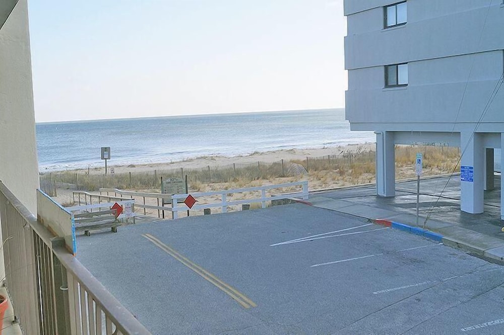 Atlantic View 101 2 Bedroom Condo by RedAwning