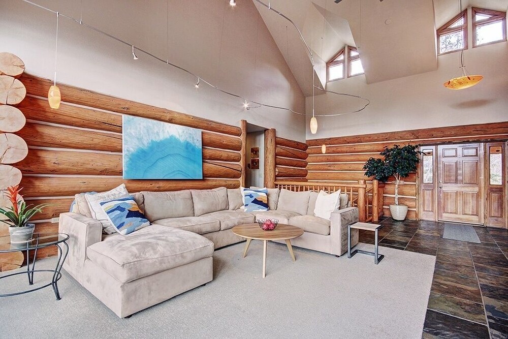 10 Southface 5 Bedroom Home by RedAwning