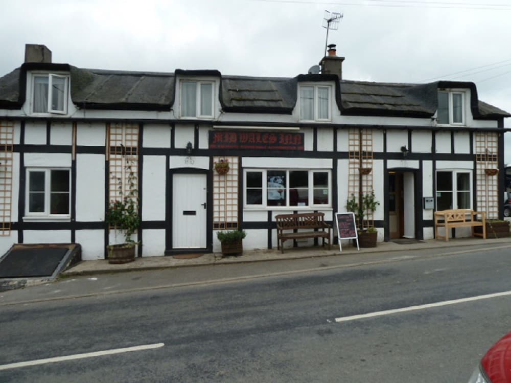 Mid Wales Inn