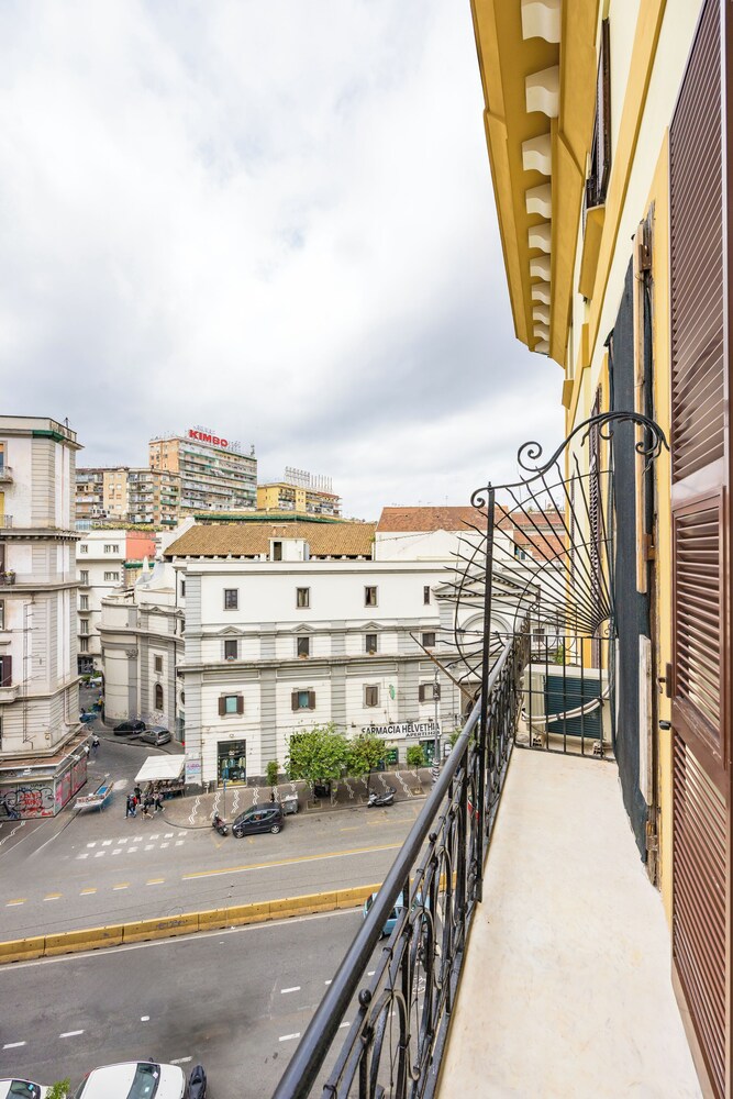 Chic Lifestyle Apartment