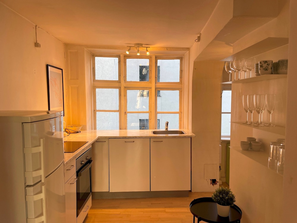Trendy Apartment - The Marble Church Views