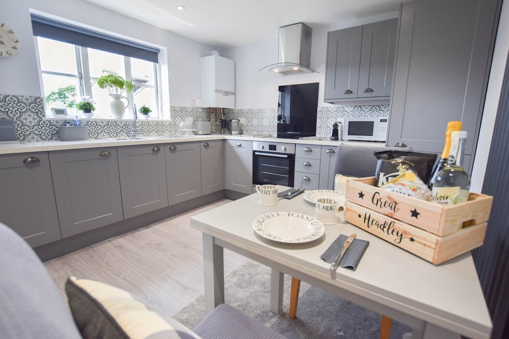 New Luxury 1-bed House nr Bicester Village view 5