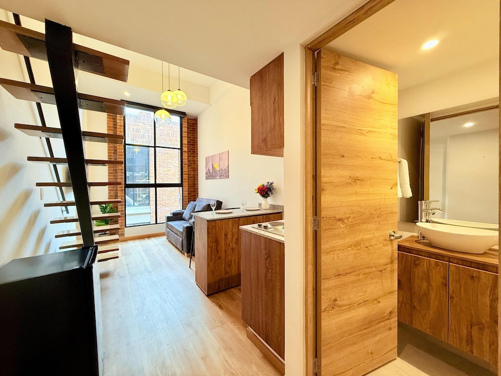 Atelier Cedritos by Weeki.