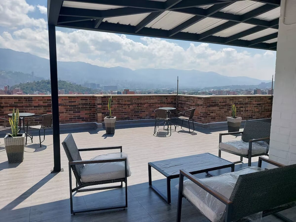 Penthouse Rooftop Gem in the Laureles