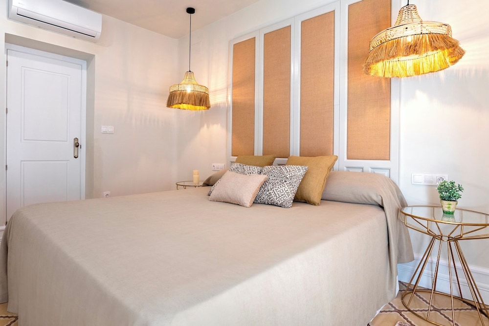 Wonderful 5-bedroom Apart in Granada. Recogidas II
