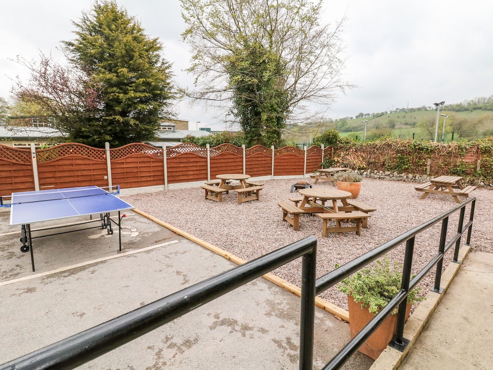 Hope Valley Vacations - Poacher's Arms - Property Image 33
