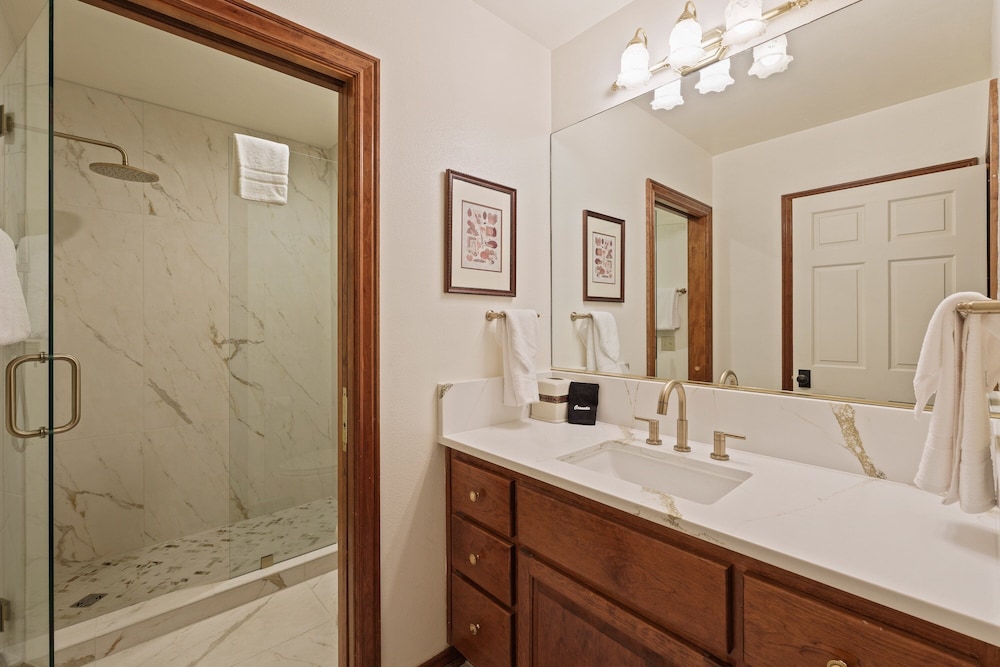 Winners Circle 30 5 Bedroom Home