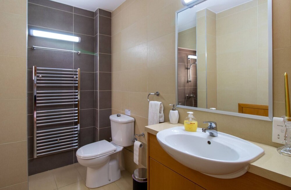 Hg07 Adjacent to Aphrodite Hills- Private Pool, Large Terrace