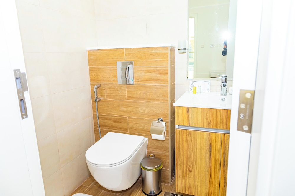Bloomfields Spacious 2BR Duplex in Oasis