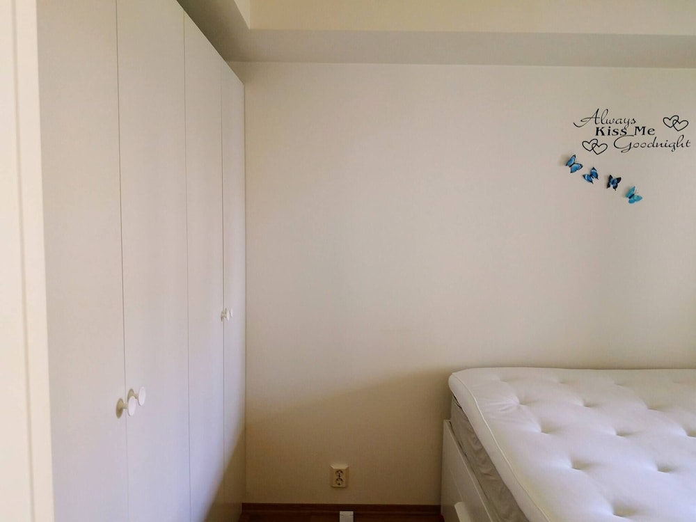 "moderne Fully Furnished and Equipped City Apartment W/balcony/garden/parking" view 3