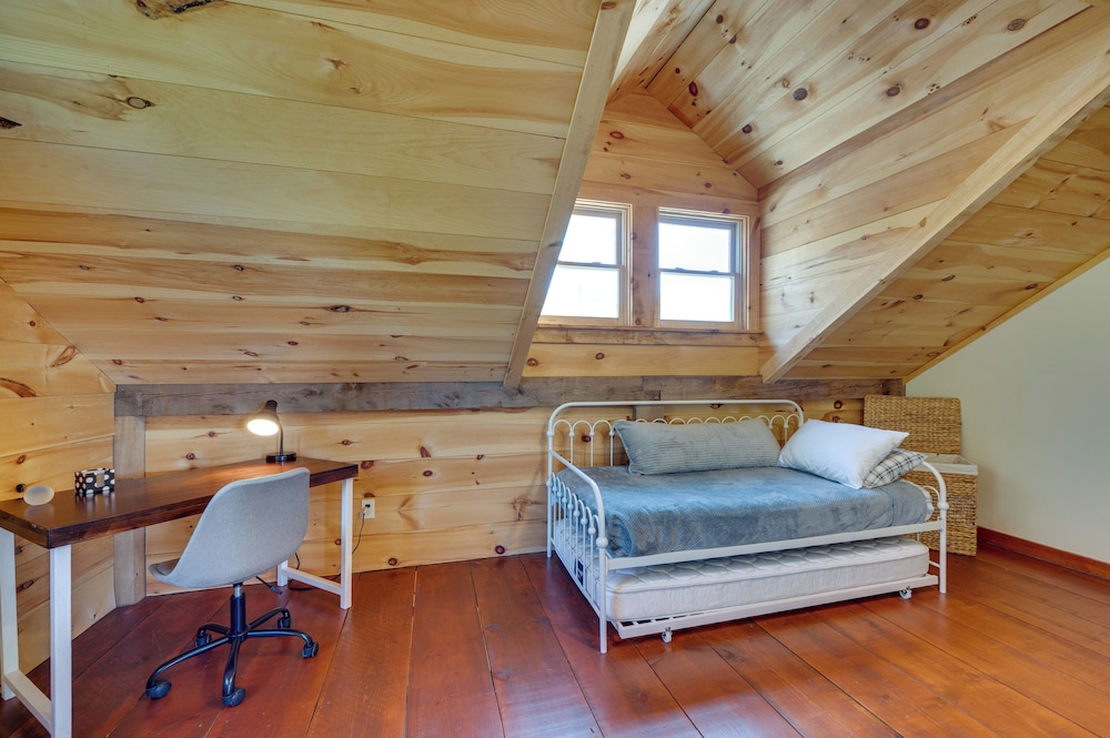 Unplug, Unwind & Explore: Remote Vermont Cabin