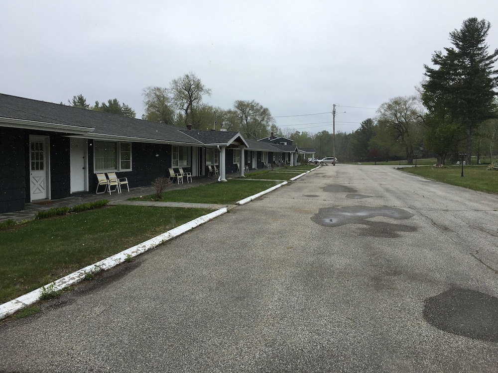 Weathervane Motel