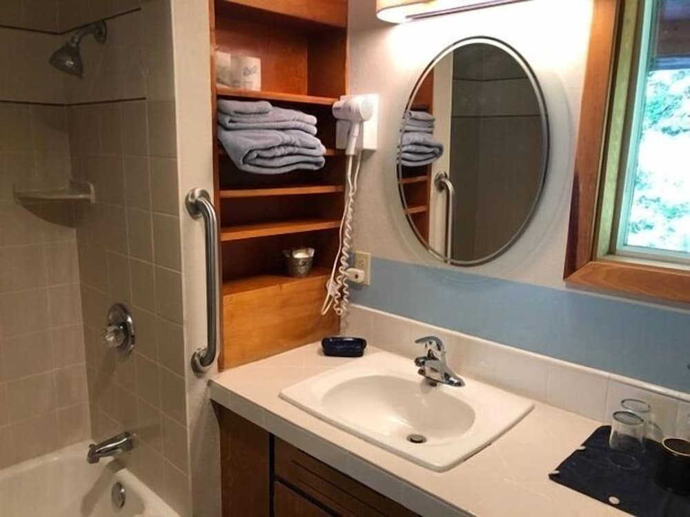 Reflections Inn