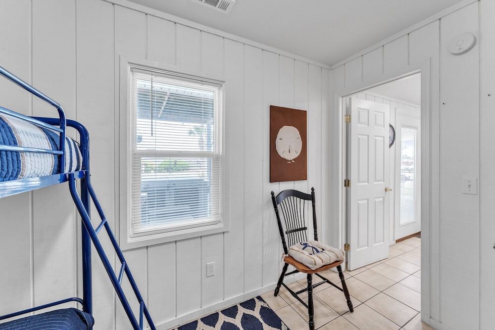 Coastal Camelot - Walk To Surfside Beach 2 Bedroom Duplex