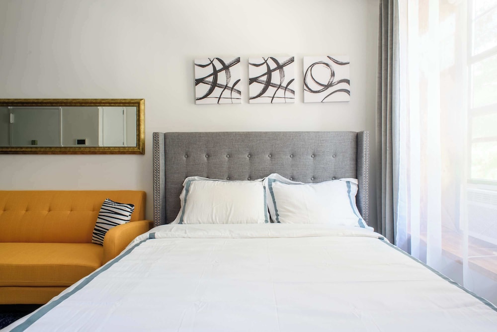 1597 New York Apt