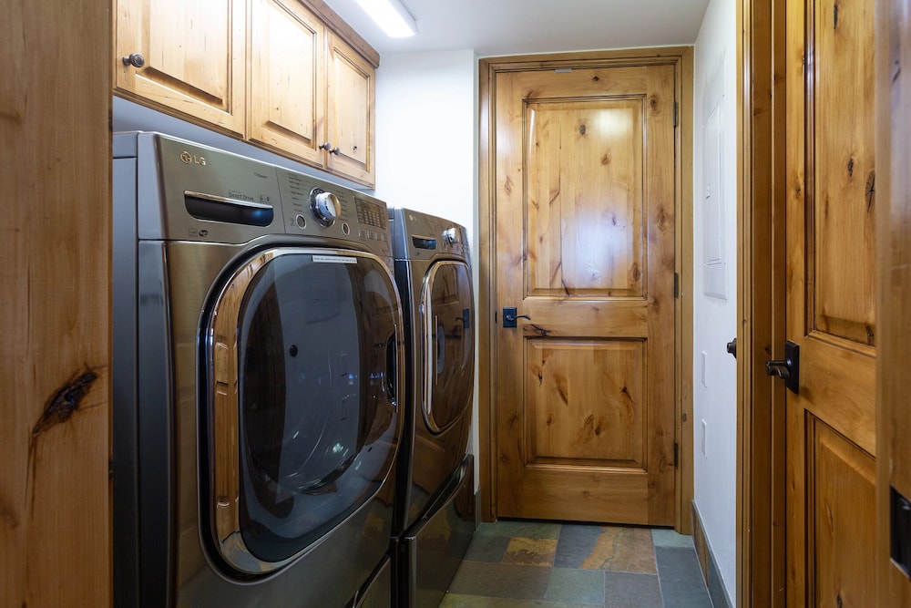 Stag Lodge at Deer Valley Resort - Three Bedroom Residence with Spa #11 3 Condo