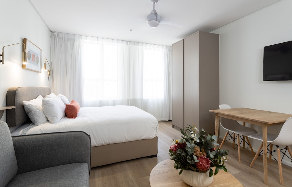 Habitat Aparthotel by Totalstay 11