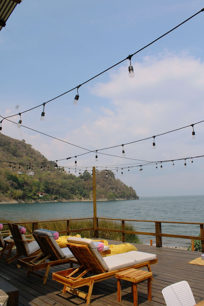 Ati Hostel & Beach Club