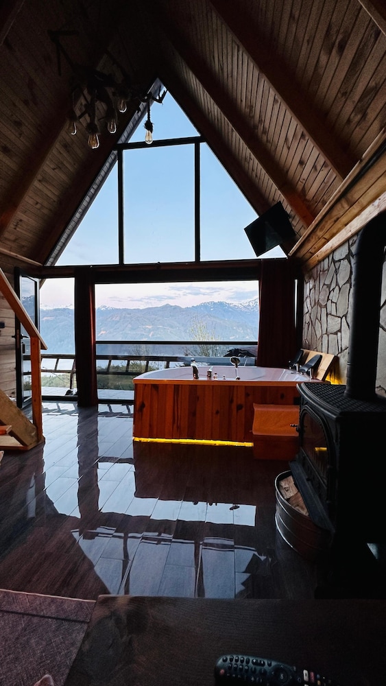 Stiela Suit Bungalov