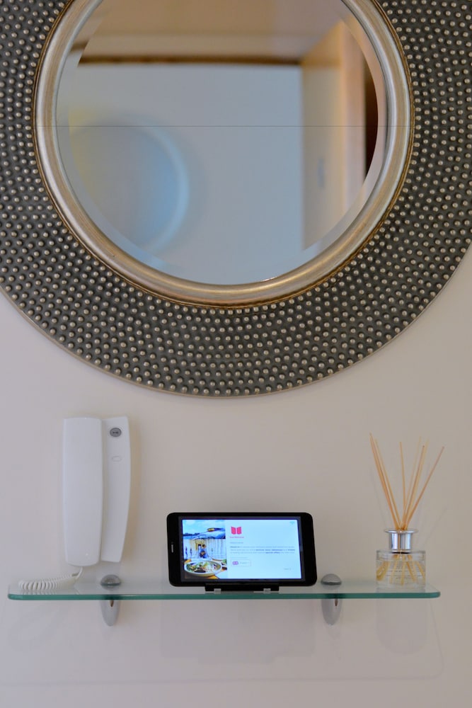 Brightleap Apartments - Silbury View