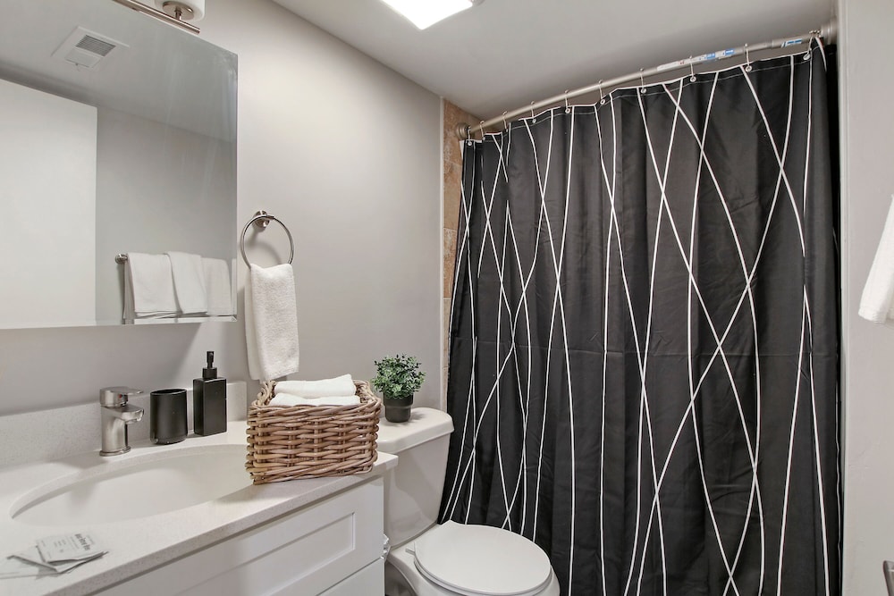 2BR Aesthetic Apt - Barry 37-GB