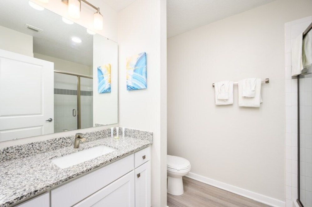 Brand New Modern Vista Cay Reserve Condo - 5003
