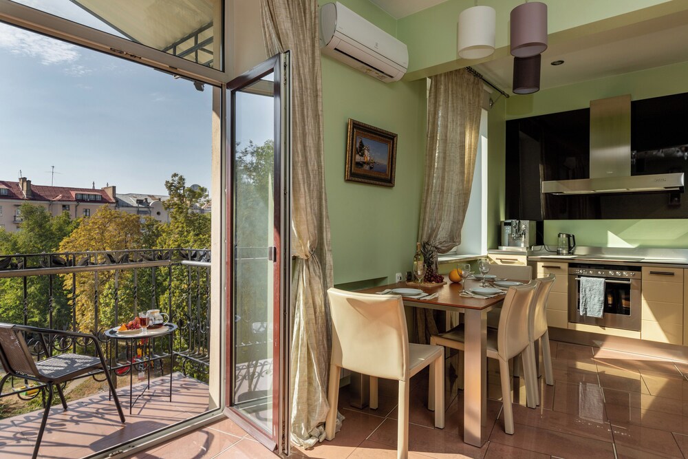 Elegant apartment in the city center