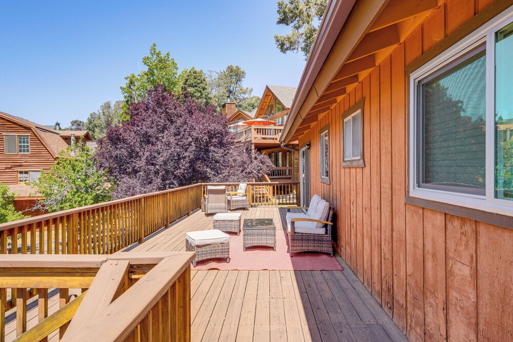 Mountain-view Haven w/ Deck in Pine Mountain Club