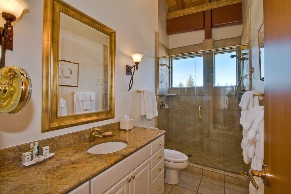 Downtown Penthouse 4 Bedroom Condo