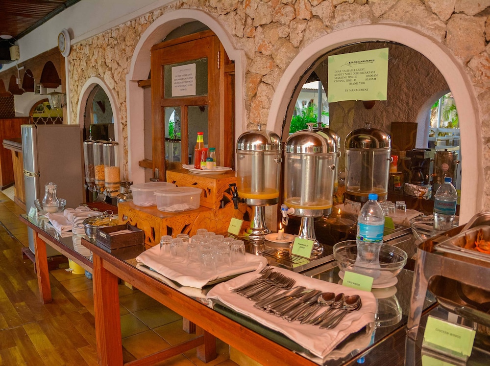 Best Western Jangwani Sea Breeze Hotel