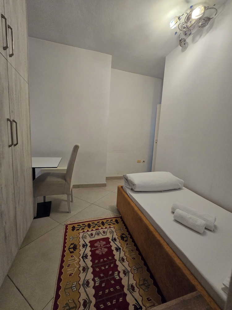 Isabel Rooms & Apartments