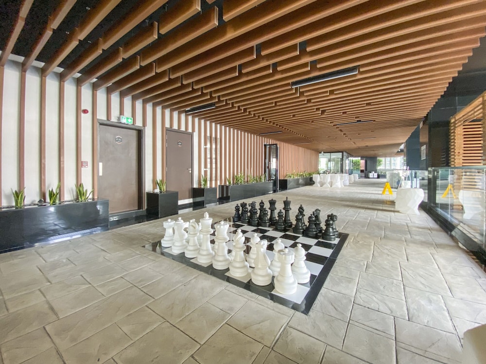 WelHome - Opulent Retreat With Panoramic Cityscape Views photo 4