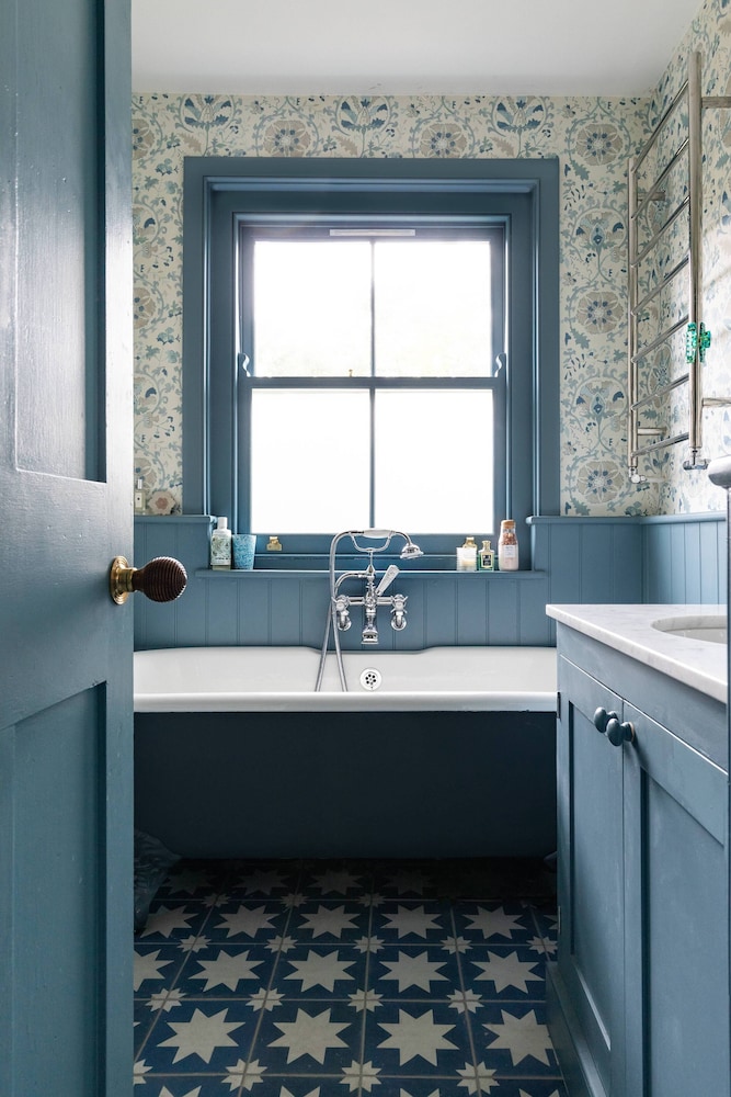 Rochester Road II by Onefinestay
