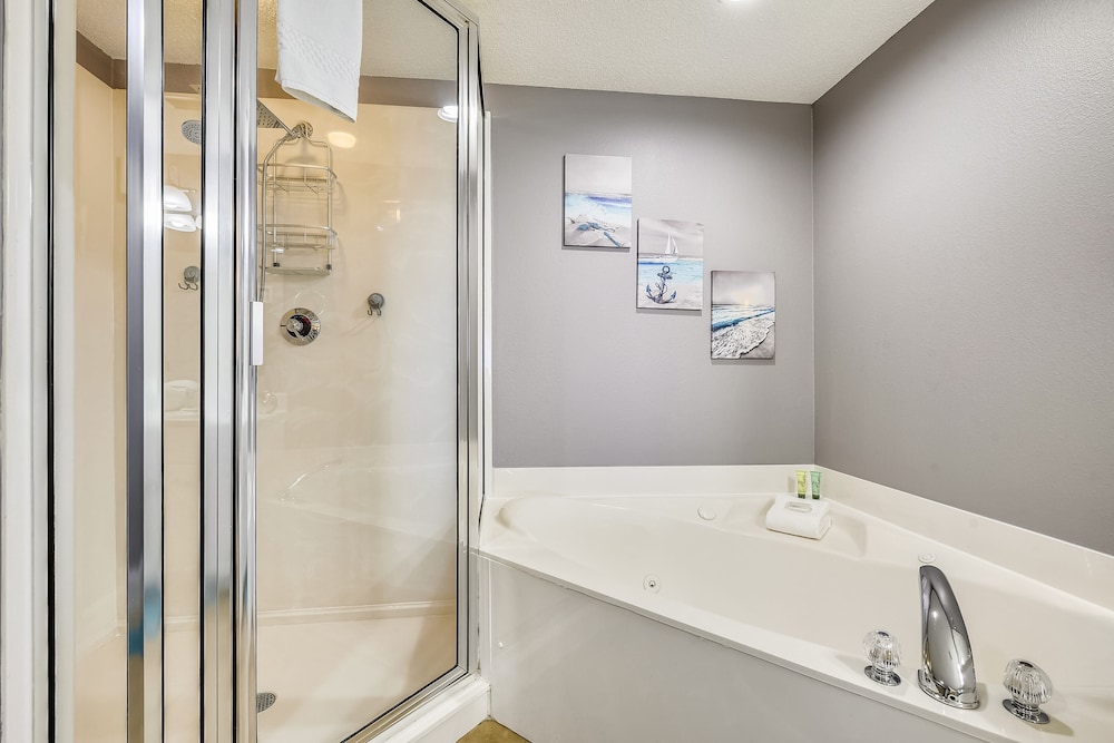 Majestic Beach Resort by Book That Condo