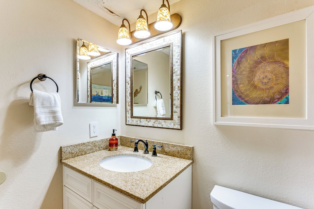 Direct Sand Access! Family Pensacola Beach Retreat