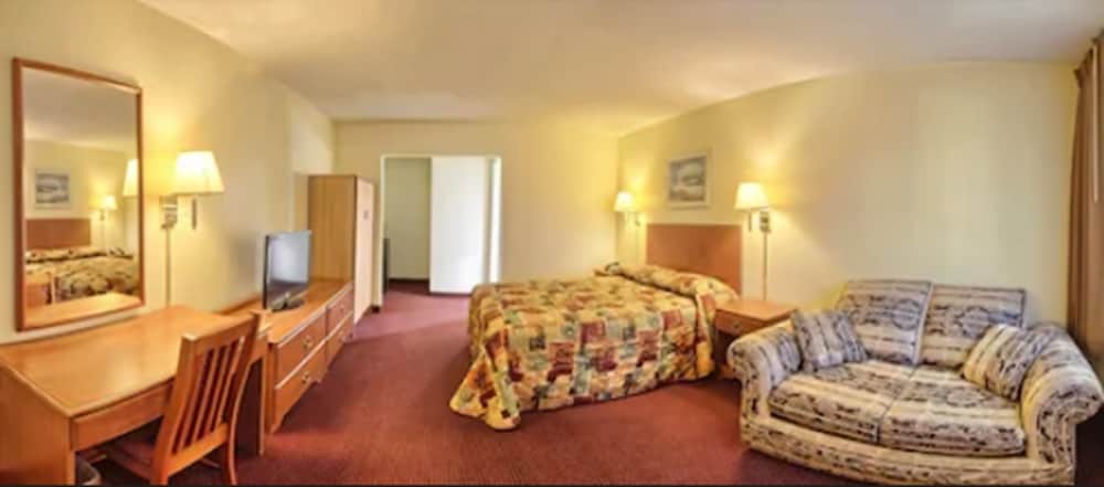 Relax Inn And Suites - Property Image 7