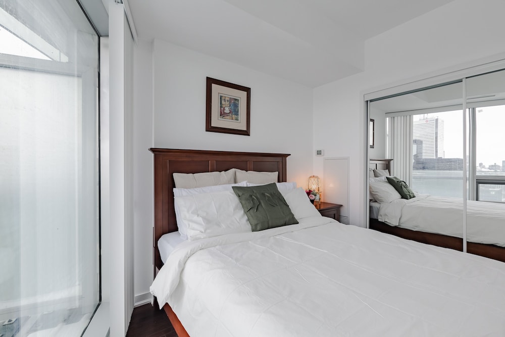 Sterling Suites - Financial District - Image 4