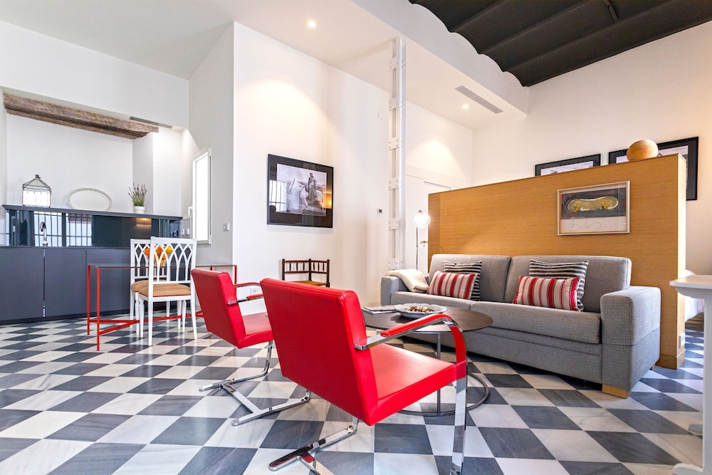 Cozy Apartment Near City Center San Laureano I