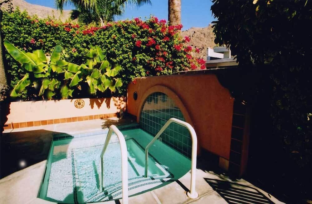 Palm Springs Vacations - Coyote Inn - Property Image 8