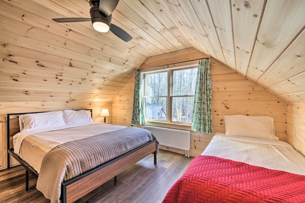 Inviting Webb Lake Cabin w/ Mountain Views view 5