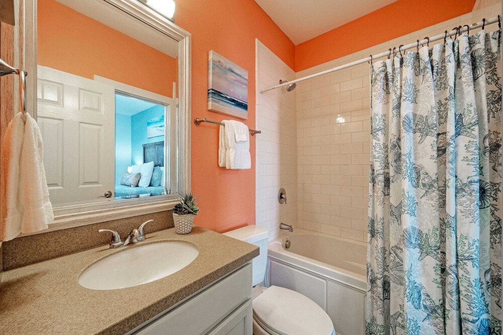 7 Costa Bahia Condos Sleeps 42 + Pool Minutes to the Beach