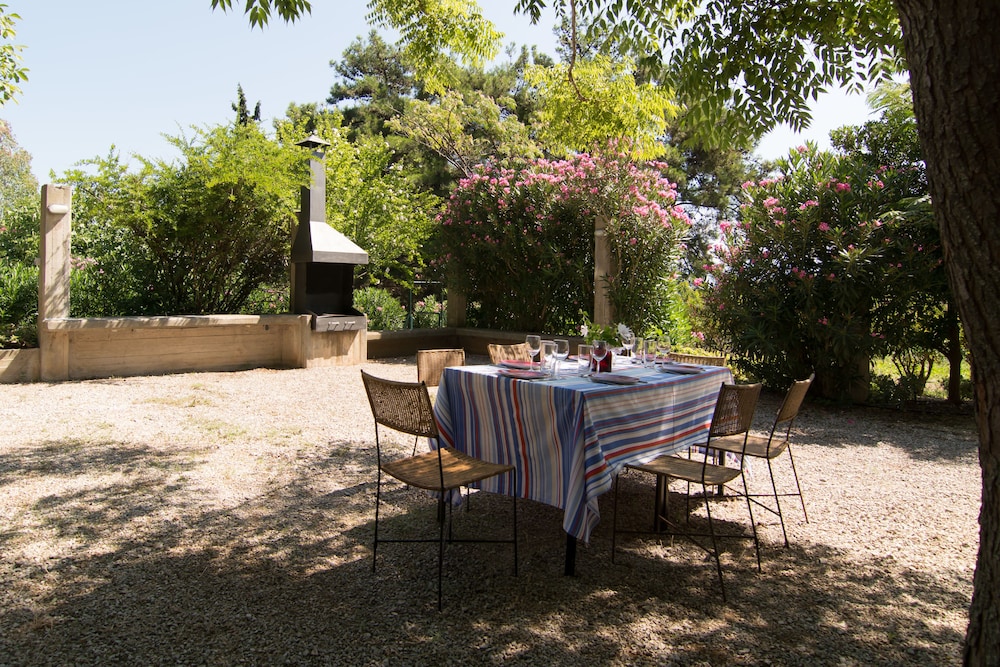 Angelbay Bungalows