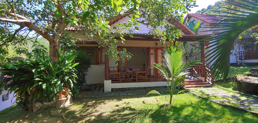 Hong Bin Bungalow Resort