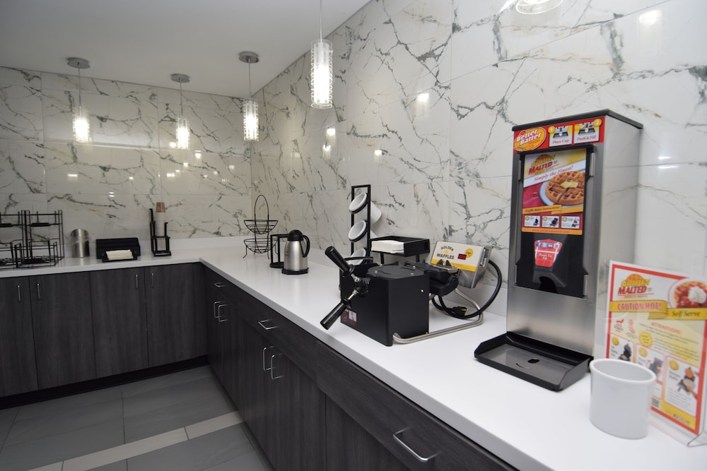 Baymont by Wyndham Batavia - Darien Lake