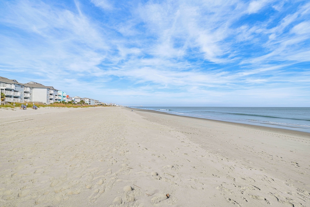 Oceanfront Condo w/ Pool Access in Surfside Beach!