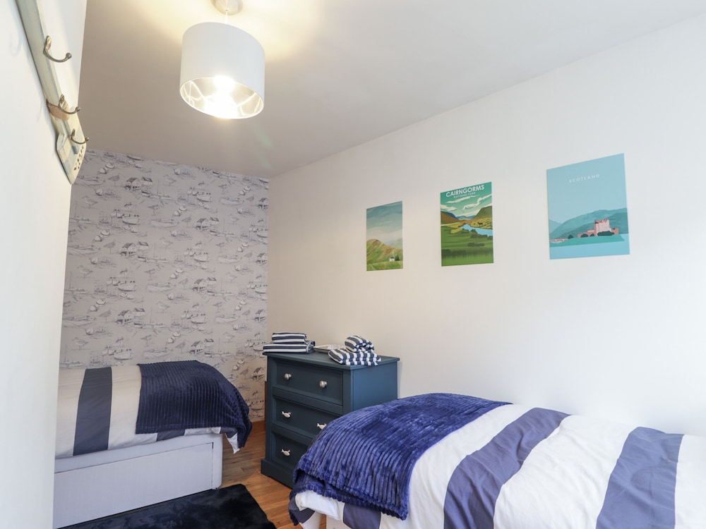 2 Seafield Place