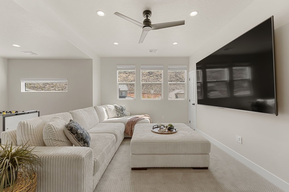 The Splash Yard 5 Bedroom Home